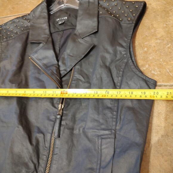 Trouve Black Faux Leather Accent Studded Zip Up Vest Women’s Size L - Picture 8 of 12